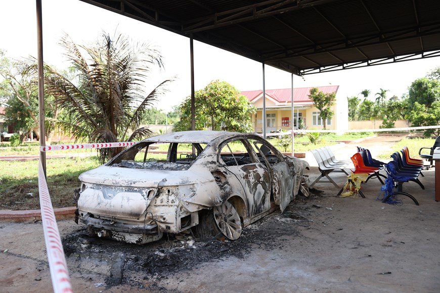 Cận cảnh hiện trường vụ tấn công trụ sở Ủy ban Nhân dân xã ở Đắk Lắk - Ảnh 2.