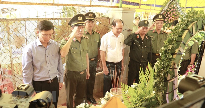 Cận cảnh hiện trường vụ tấn công trụ sở Ủy ban Nhân dân xã ở Đắk Lắk - Ảnh 9.