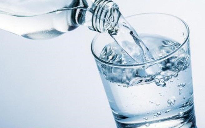 Uống nước thời điểm nào, uống bao nhiêu ml một ngày thì tốt cho sức khỏe?