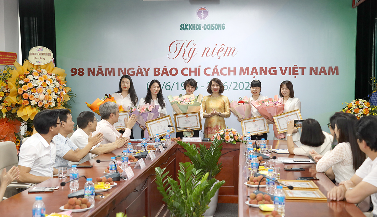 Thứ trưởng Nguyễn Thị Liên Hương: Báo Sức khỏe & Đời sống phát huy mô hình đa phương tiện để lan tỏa nhiều hơn các thông tin về ngành y tế - Ảnh 5.