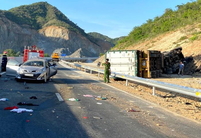 Tai nạn giao thông trên cao tốc Nha Trang - Cam Lâm khiến 4 người thương vong - Ảnh 1.