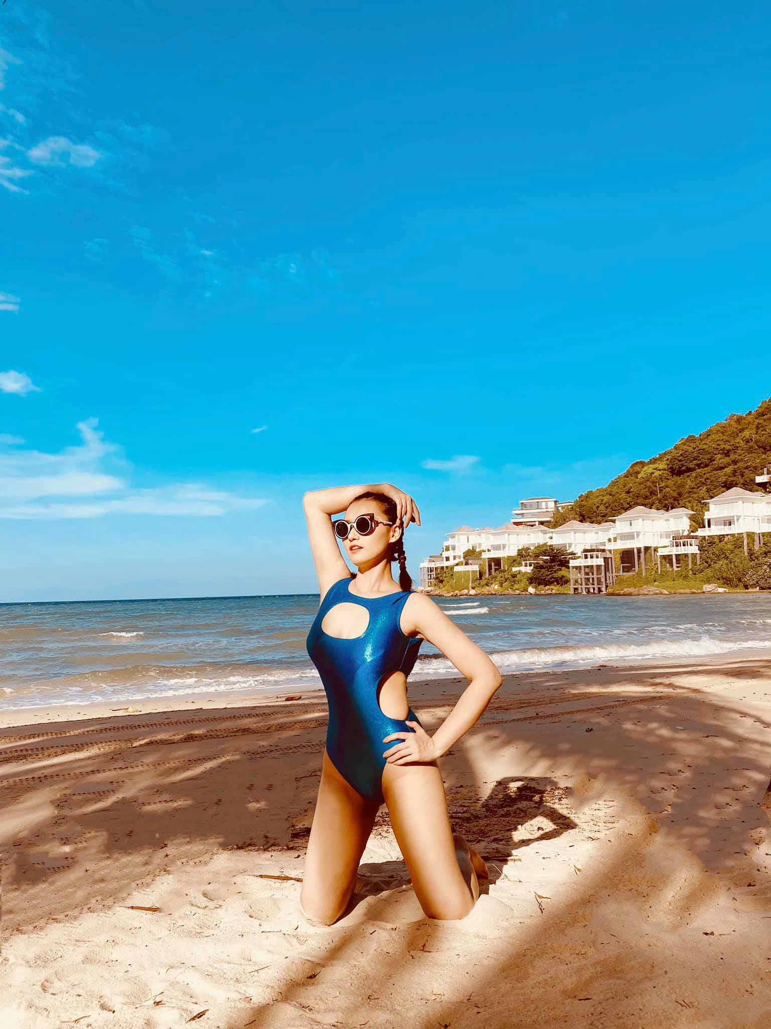 U40 Lã Thanh Huyền 'nổi loạn' với bikini khoe đường cong nuột nà, ăn gì để đẹp không cần dao kéo? - Ảnh 1. U40 Lã Thanh Huyền 'nổi loạn' với bikini khoe đường cong nuột nà, ăn gì để đẹp không cần dao kéo? - Ảnh 1.
