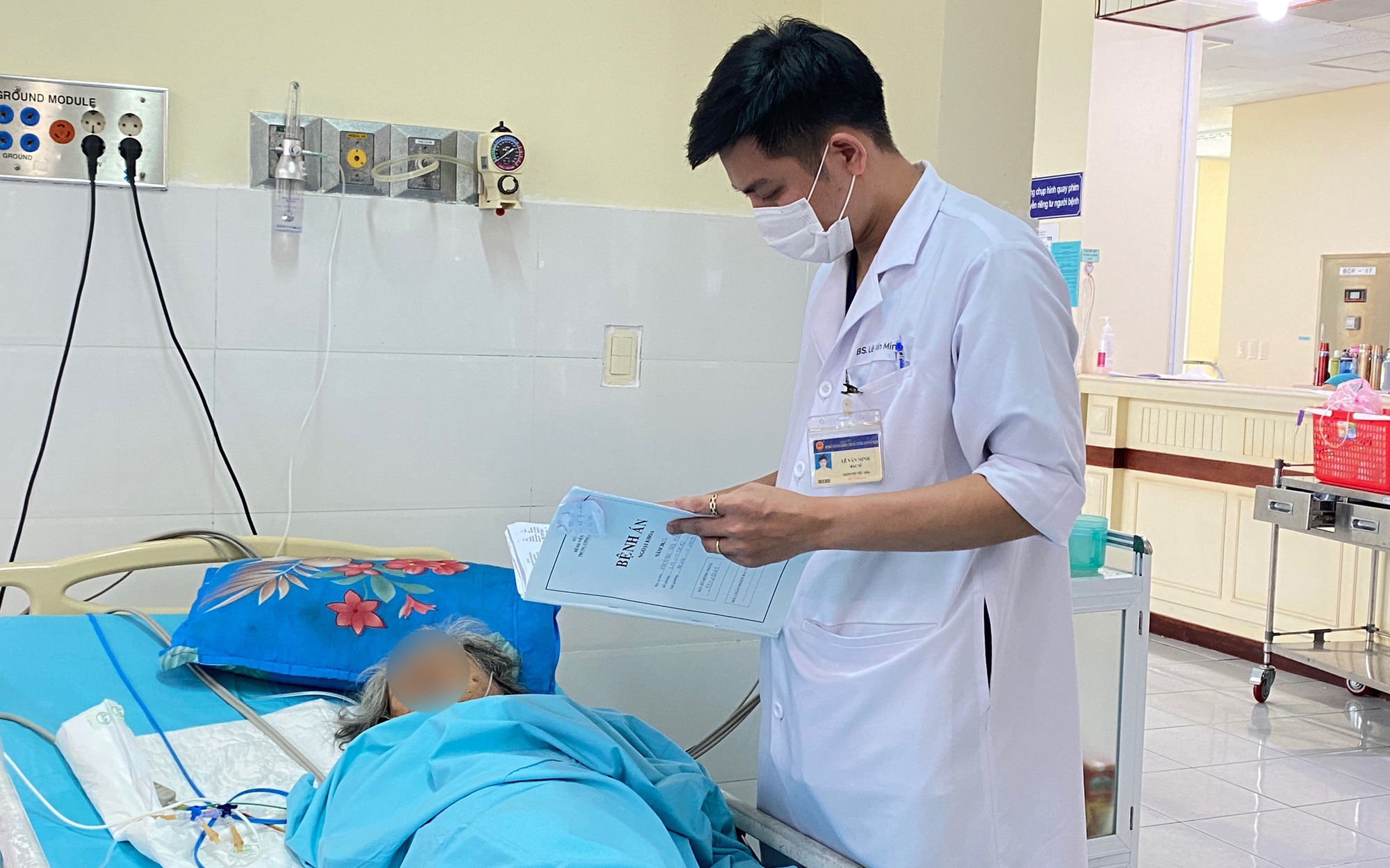 Sỏi ống mật gây viêm tụy, viêm mật ở cụ bà 86 tuổi