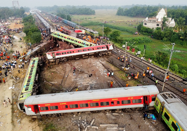 Việt Nam chia buồn vụ tai nạn đường sắt khiến hàng nghìn người thương vong ở Ấn Độ - Ảnh 1.