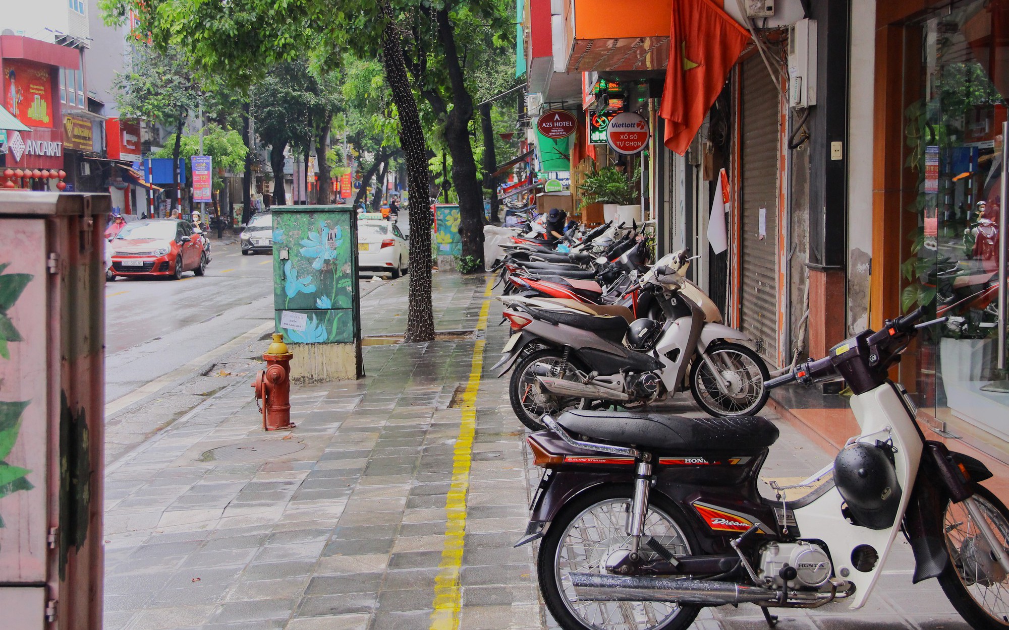 Hà Nội: 'Mục sở thị' những tuyến phố dự kiến sử dụng vỉa hè để kinh doanh