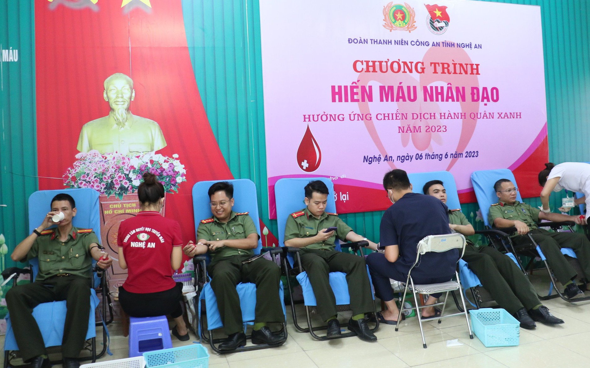 Đoàn Thanh niên Công an Nghệ An hiến gần 100 đơn vị máu cứu bệnh nhân