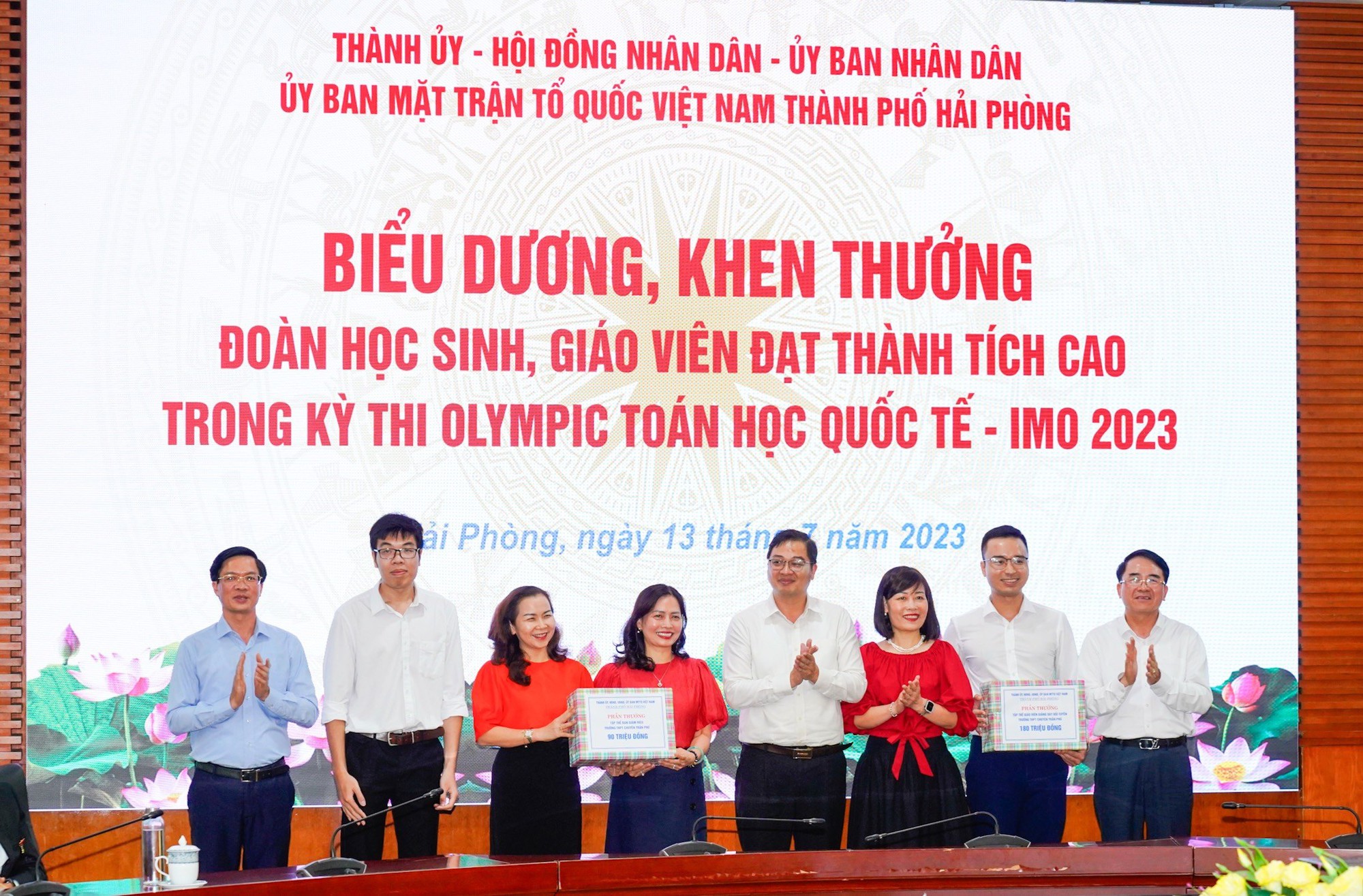 Hải Phòng thưởng lớn cho học sinh, giáo viên đạt giải tại kỳ thi Olympic Toán quốc tế 2023 - Ảnh 8.