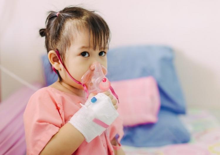 5 lưu ý khi chăm sóc trẻ bị viêm phổi tại nhà - Ảnh 2.