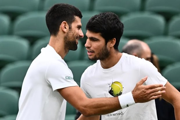 Djokovic lập kỷ lục, tranh ngôi vương Wimbledon với Alcaraz - Ảnh 1.