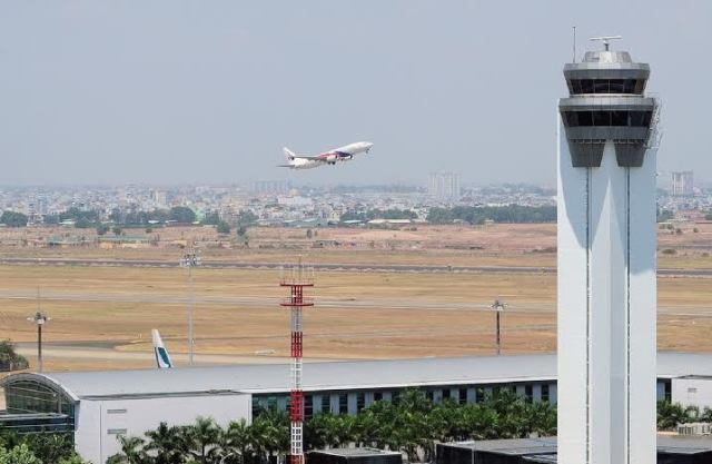 Mở cửa khai thác trở lại sân bay Nội Bài, Vân Đồn và Cát Bi - Ảnh 1.
