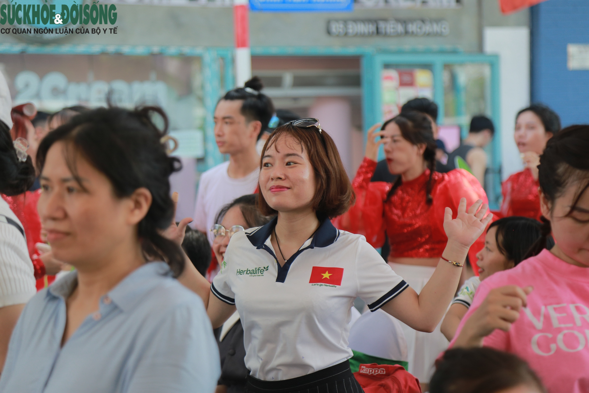 Các gian hàng trong Ngày Dinh dưỡng cộng đồng Việt Nam &quot;rôm rả, đắt khách&quot; - Ảnh 13.