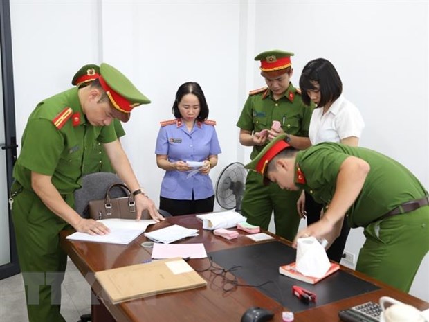 Vi phạm đấu thầu mua thiết bị giáo dục ở Hà Tĩnh: Bắt thêm 3 bị can - Ảnh 2.
