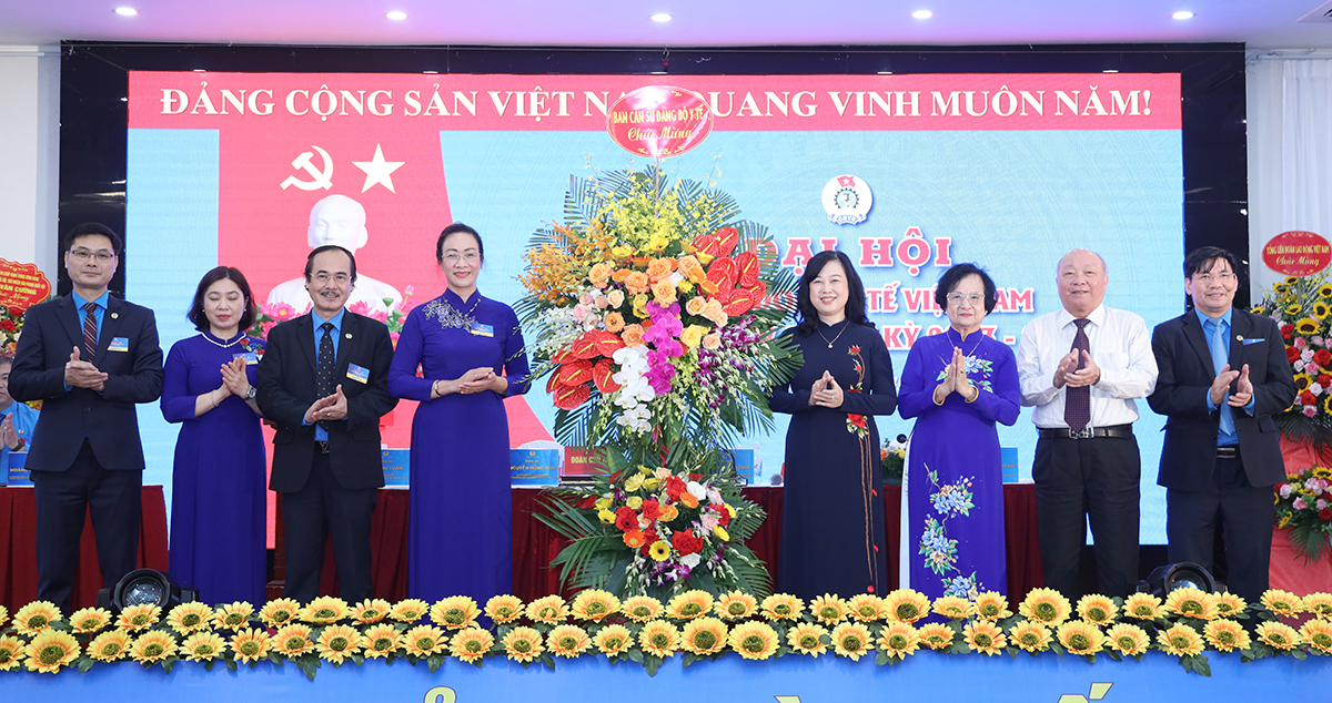 5 nhiệm vụ Bộ trưởng Bộ Y tế gửi đến Công đoàn Y tế Việt Nam nhiệm kỳ 2023-2028 - Ảnh 1.