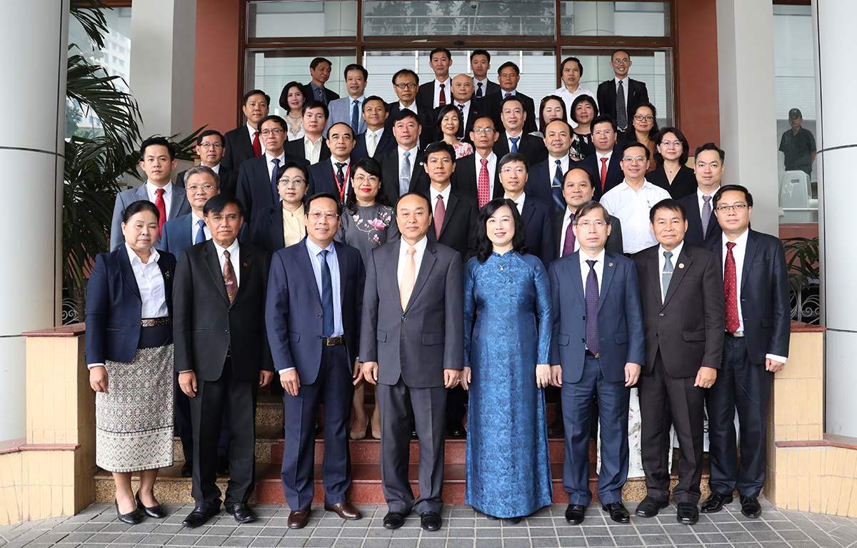 Bộ trưởng Đào Hồng Lan hội đàm với Bộ trưởng Bộ Y tế Lào: Thắt chặt hơn nữa quan hệ hợp tác y tế Việt Nam - Lào - Ảnh 6.