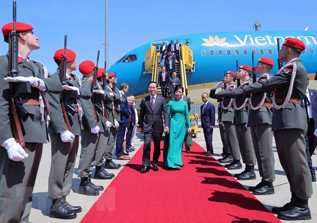 Lễ đón chính thức Chủ tịch nước Võ Văn Thưởng thăm Cộng hòa Áo - Ảnh 1.
