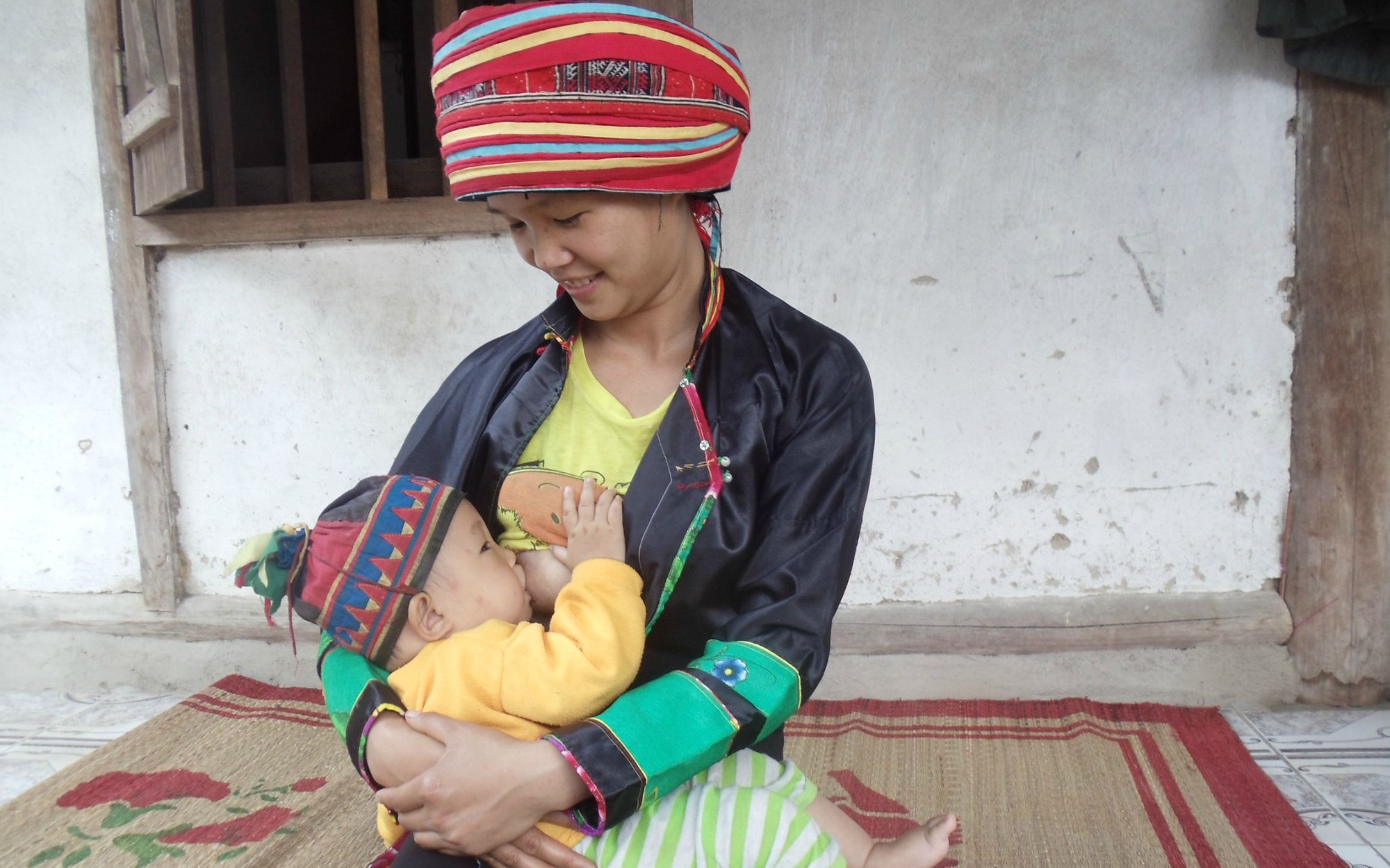 Tạo điều kiện tốt nhất giúp phụ nữ dân tộc thiểu số nuôi con bằng sữa mẹ