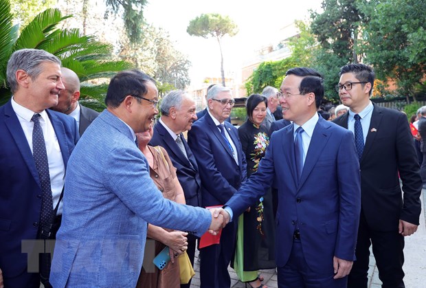 Chủ tịch nước Võ Văn Thưởng gặp mặt Kiều bào Việt Nam ở Italy - Ảnh 2.