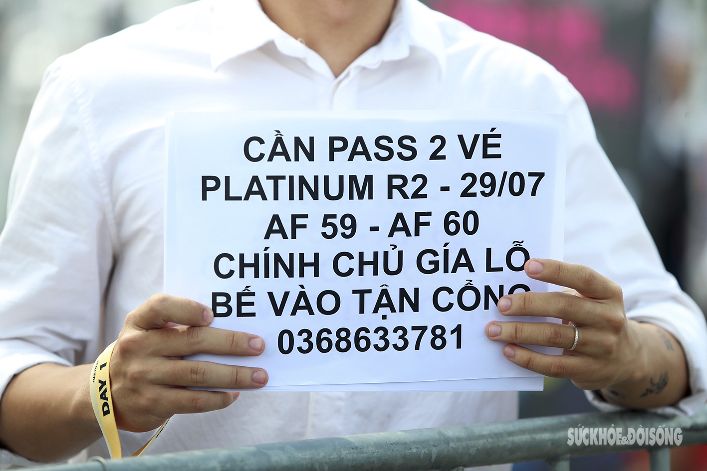 Dân phe &quot;xả lỗ&quot; vé xem show diễn của 4 cô gái đến từ xứ sở Kim Chi   - Ảnh 7.