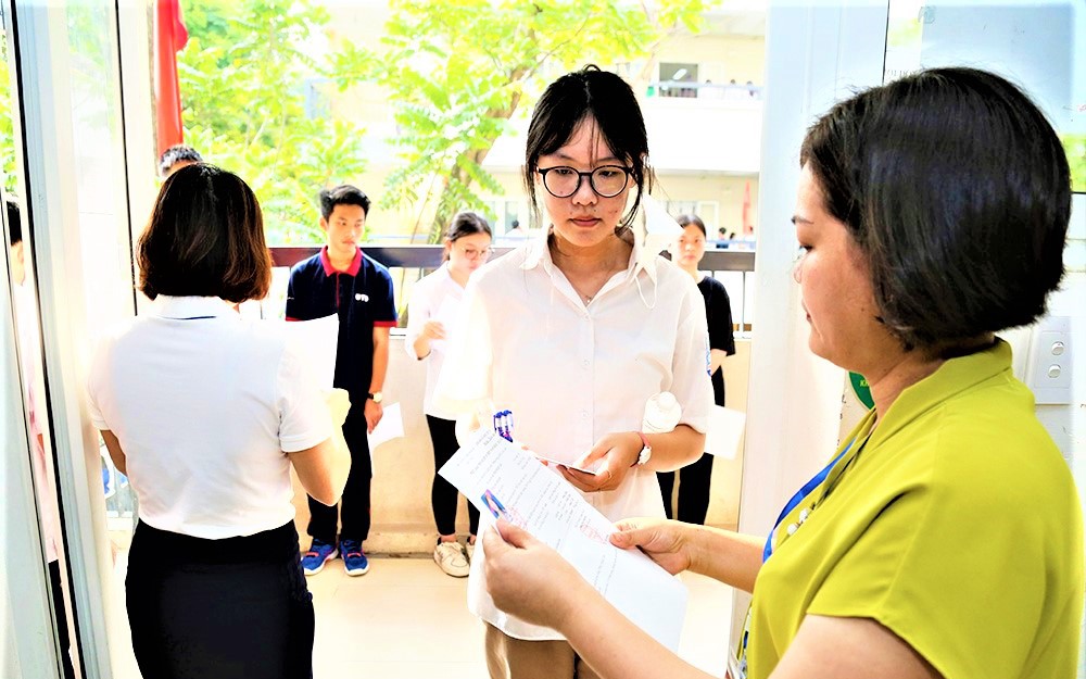Các trường tư thục ở Hà Nội đồng loạt tăng điểm chuẩn lớp 10 năm 2023