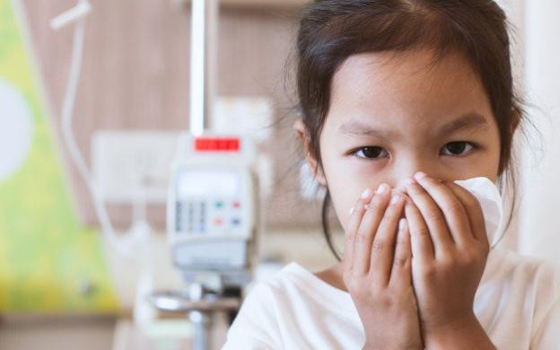 5 cách xử trí khi trẻ bị chảy máu cam tại nhà