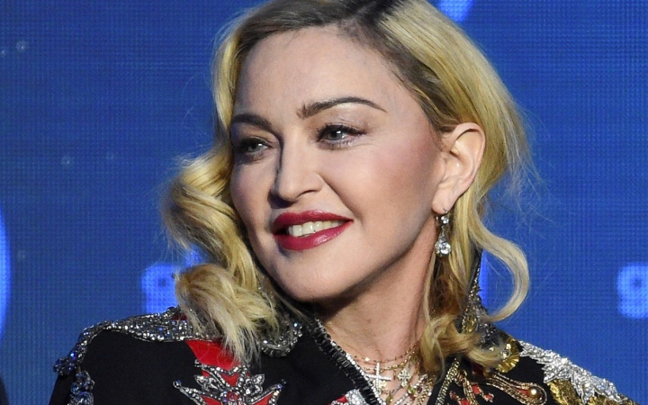 'Nữ hoàng' nhạc pop Madonna cảm thấy may mắn còn sống sau khi ốm 'thập tử nhất sinh'