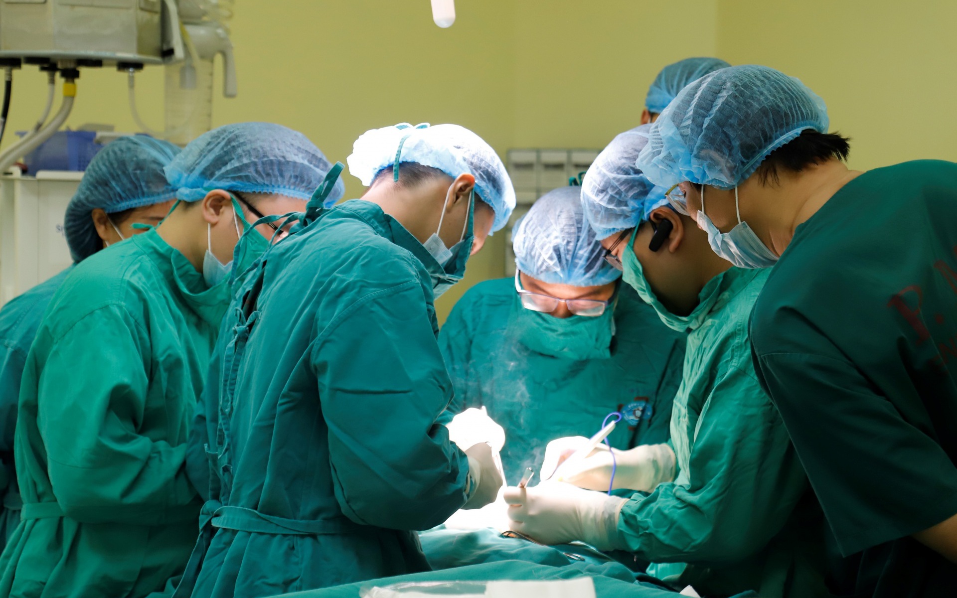 Đề xuất nâng cấp 5 bệnh viện hạng đặc biệt để thu hút người nước ngoài đến Việt Nam khám chữa bệnh 