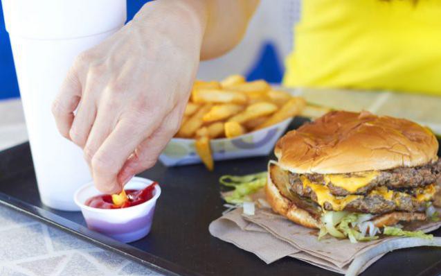 6 loại thực phẩm phổ biến đang tàn phá sức khỏe đường ruột của bạn