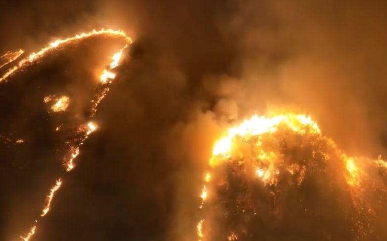 Cháy rừng kinh hoàng thiêu rụi thành phố du lịch ở Hawaii, ít nhất 53 người thiệt mạng