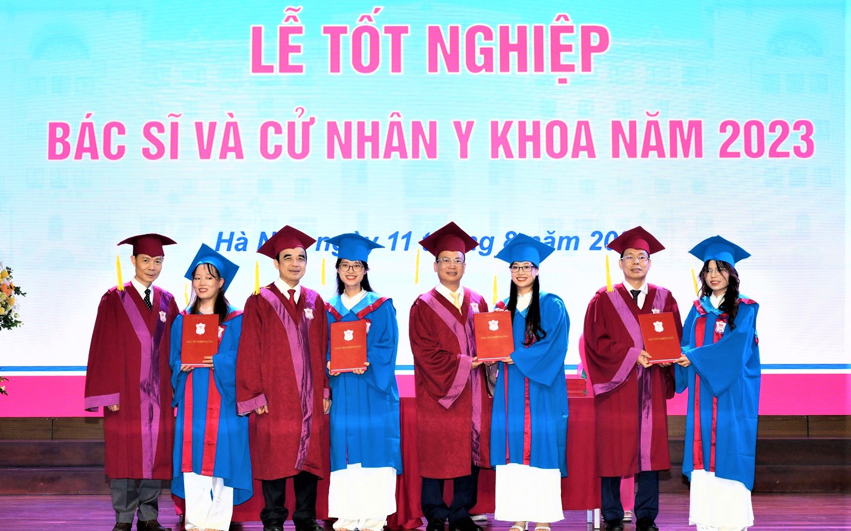 Lễ tốt nghiệp của "khóa học đặc biệt" tại Trường Đại học Y Hà Nội