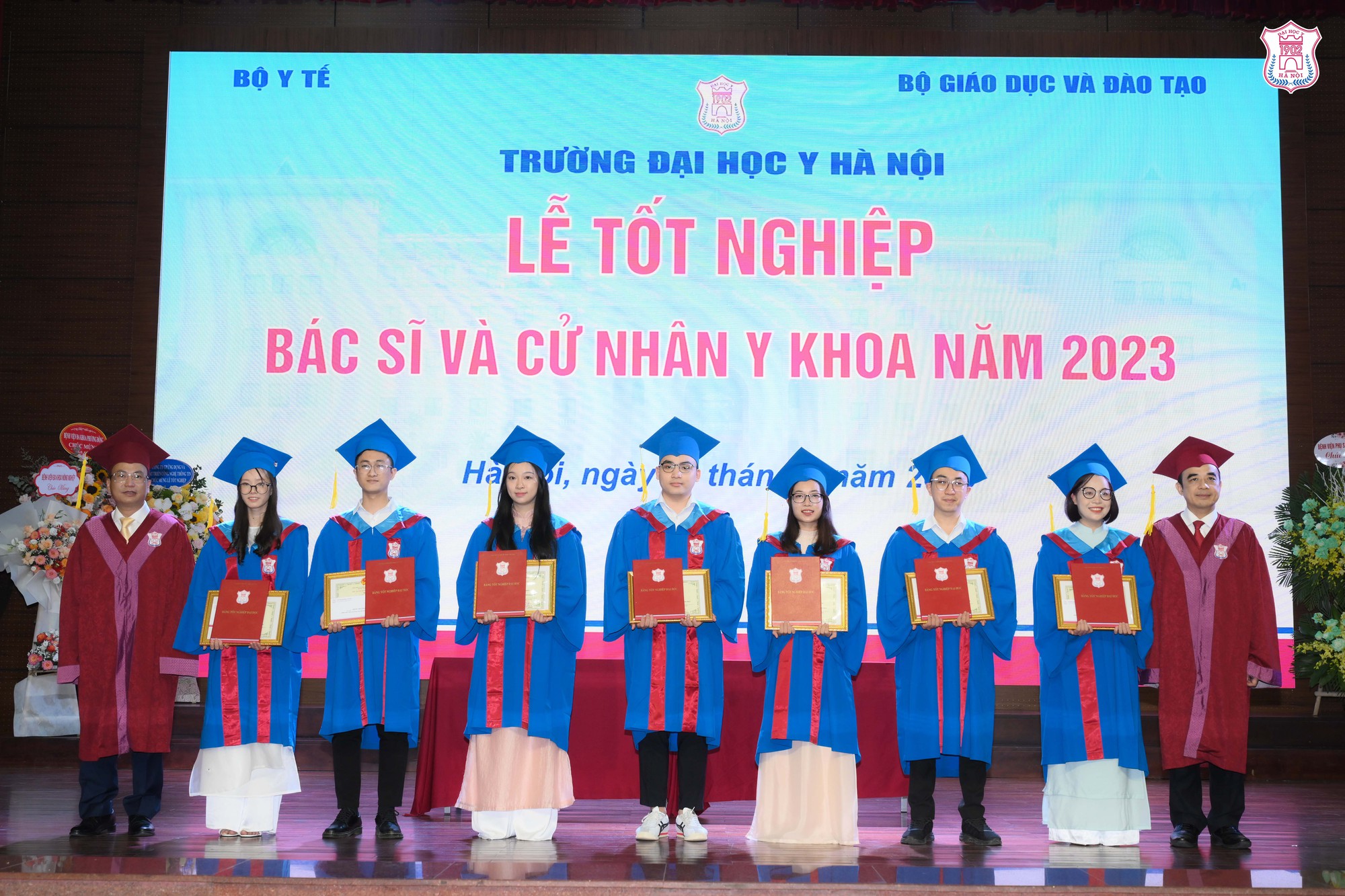 Lễ tốt nghiệp của 'khóa học đặc biệt' tại Trường Đại học Y Hà Nội - Ảnh 4.