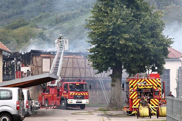 Pháp điều tra hình sự về vụ cháy nhà nghỉ dưỡng làm 11 người chết - Ảnh 1.
