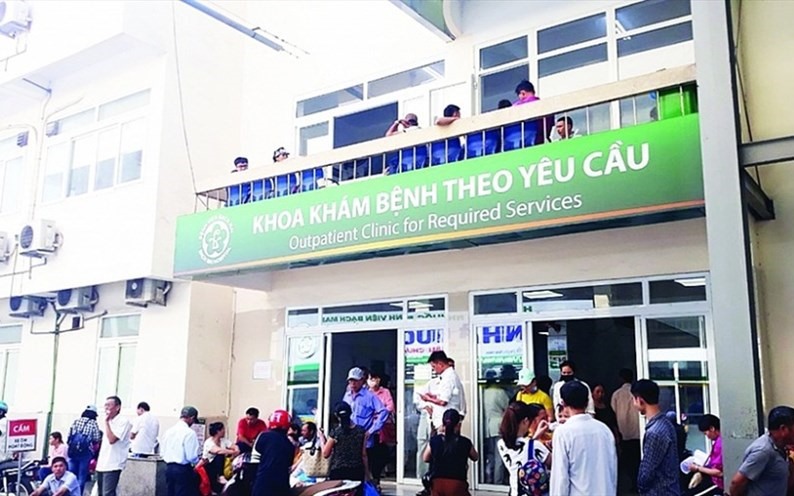 Giá khám chữa bệnh theo yêu cầu của các bệnh viện lớn trên địa bàn Hà Nội thế nào?
