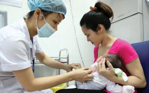 Phân bổ 185.000 liều vaccine 5 trong 1 cho 49 tỉnh, thành để tiêm miễn phí cho trẻ