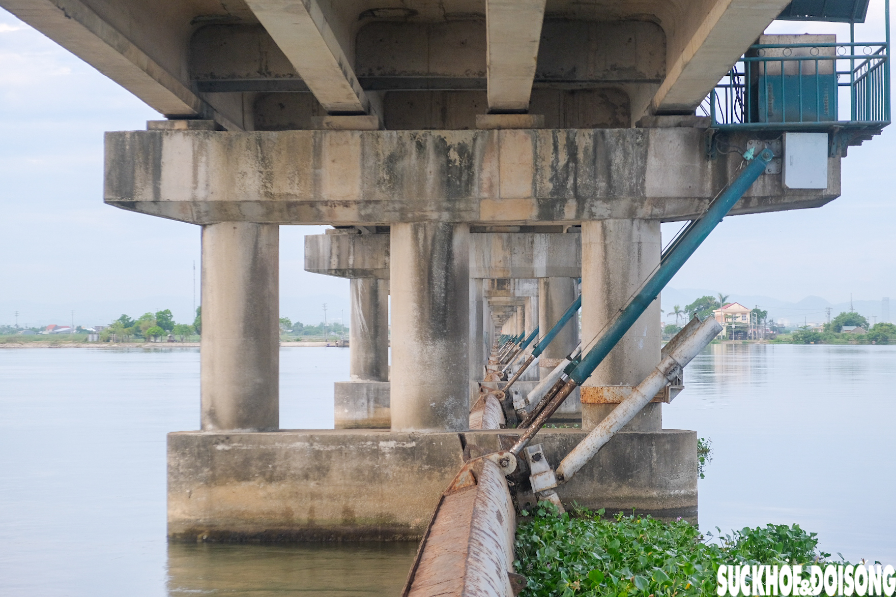 Cận cảnh đập ngăn mặn, giữ ngọt lớn nhất Huế trước cuộc đại trùng tu hàng trăm tỉ - Ảnh 3.