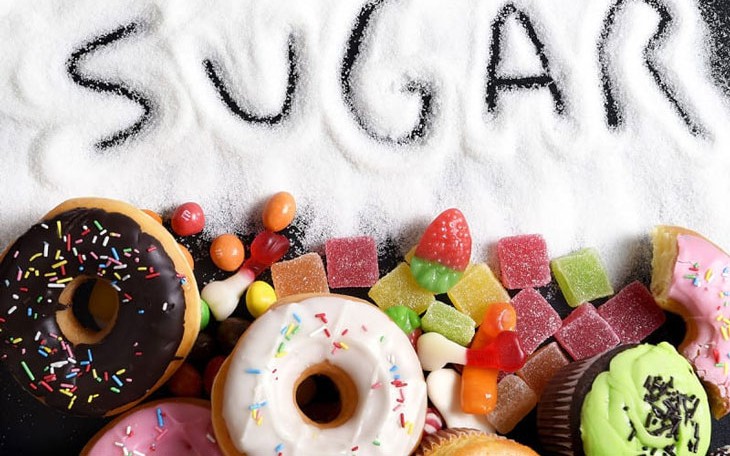 Tế bào ung thư "nghiện" đường, người bệnh có cần kiêng đồ ngọt không?