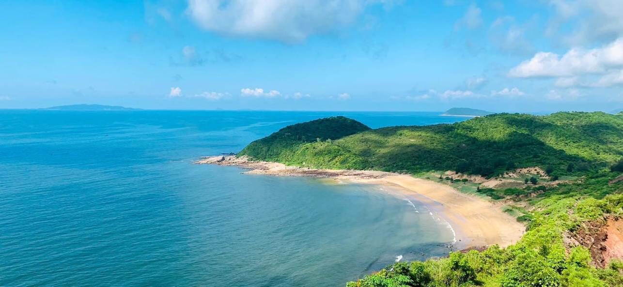 Gợi ý những bãi biển đẹp, tự nhiên không nên bỏ lỡ khi đến Quảng Ninh - Ảnh 11.
