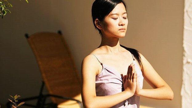 6 bài tập yoga giúp làn da rạng rỡ - Ảnh 2.