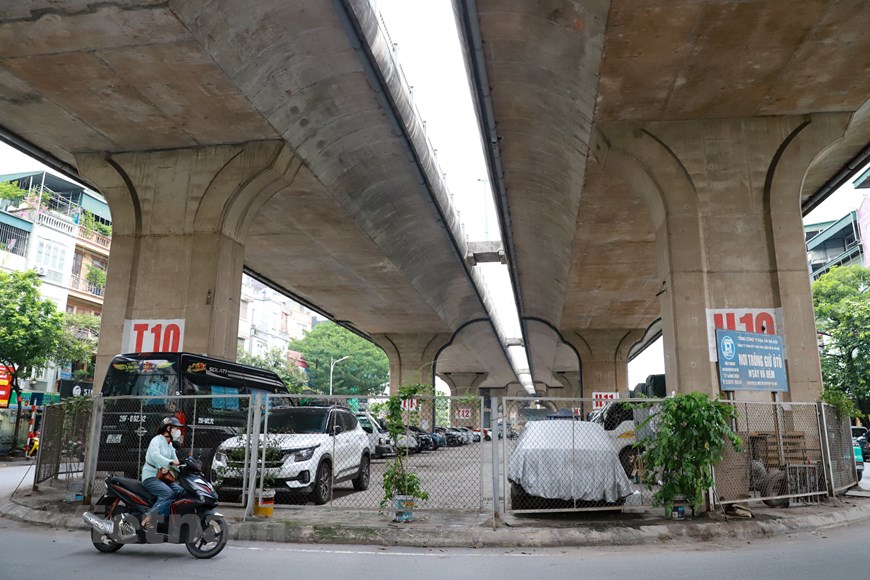 Các gầm cầu ở Hà Nội đang được khai thác trông giữ phương tiện ra sao? - Ảnh 11.
