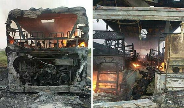 Pakistan: Xe khách đâm vào xe chở xăng dầu khiến 20 người thiệt mạng - Ảnh 1.