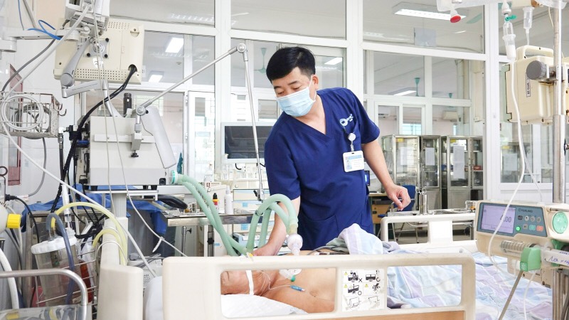 Quảng Ninh: Kẹp clip cứu sống bệnh nhân giãn vỡ tĩnh mạch thực quản - Ảnh 1.