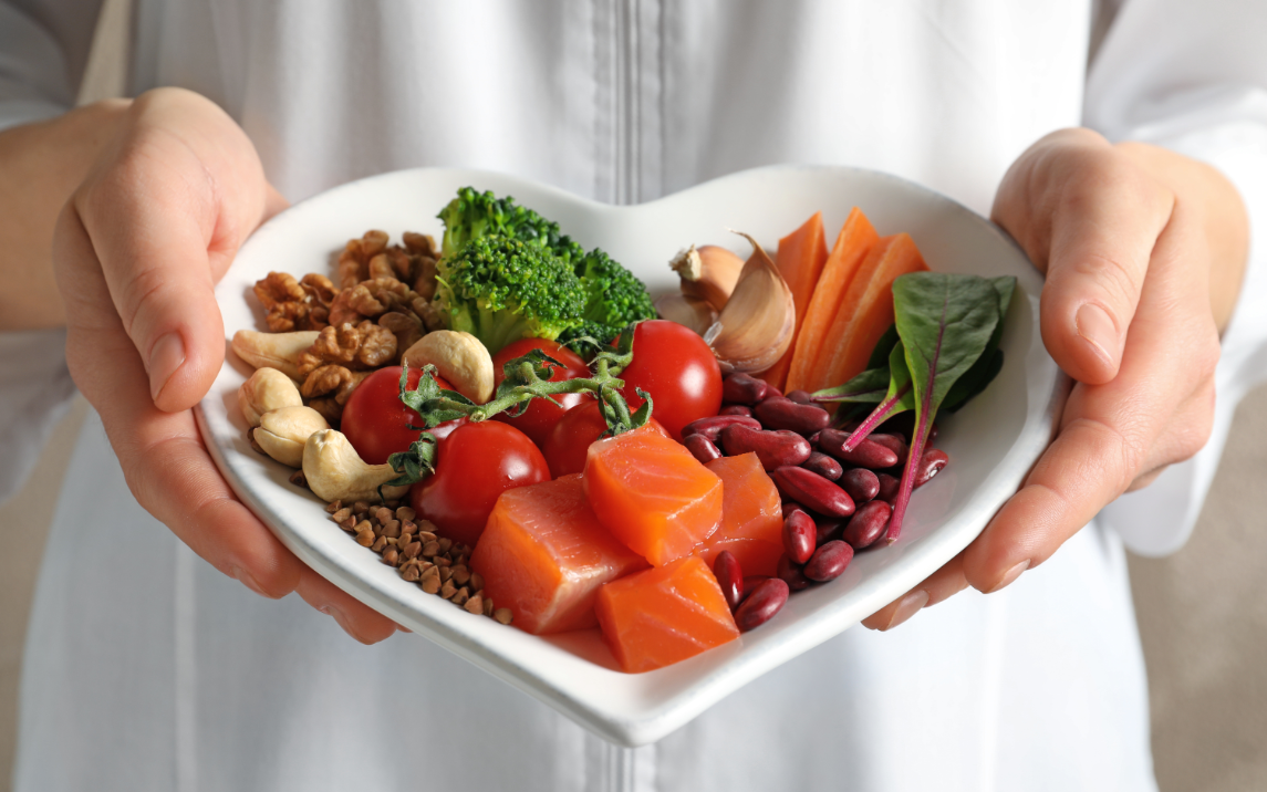 9 lưu ý trong ăn uống để kiểm soát huyết áp, mỡ máu, phòng bệnh tim mạch