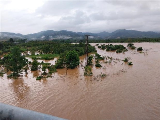 Lâm Đồng tiếp tục sơ tán tài sản và người dân sau mưa lớn kéo dài - Ảnh 1.