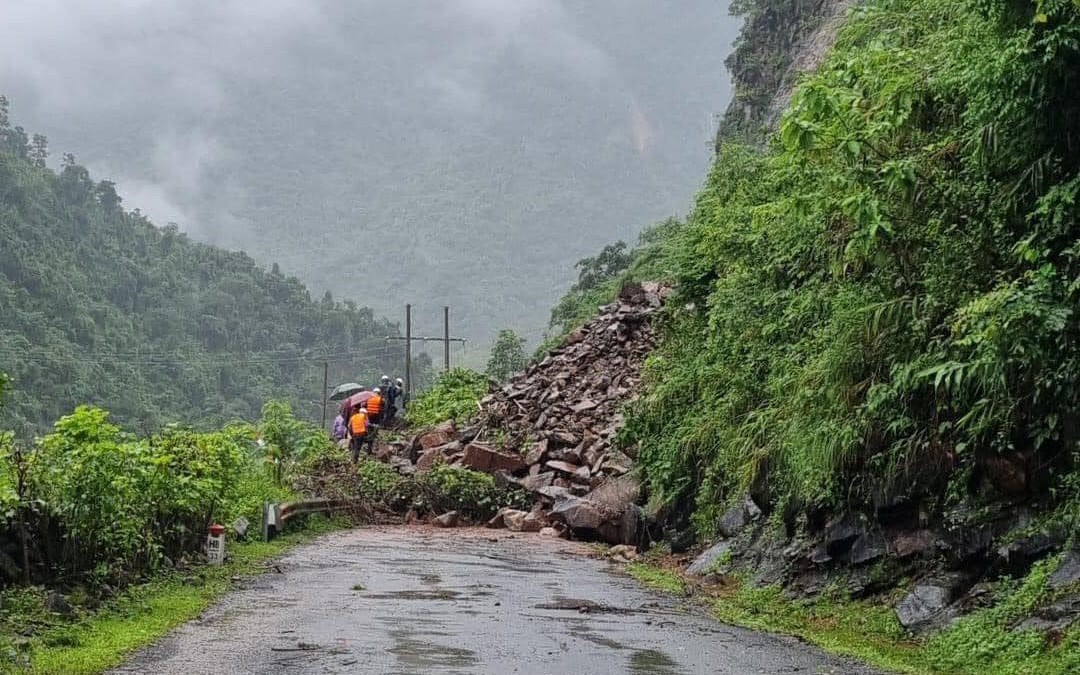 Sơn La sạt lở nhiều nơi, mưa lũ cuốn trôi nhiều nhà cửa, tài sản của người dân