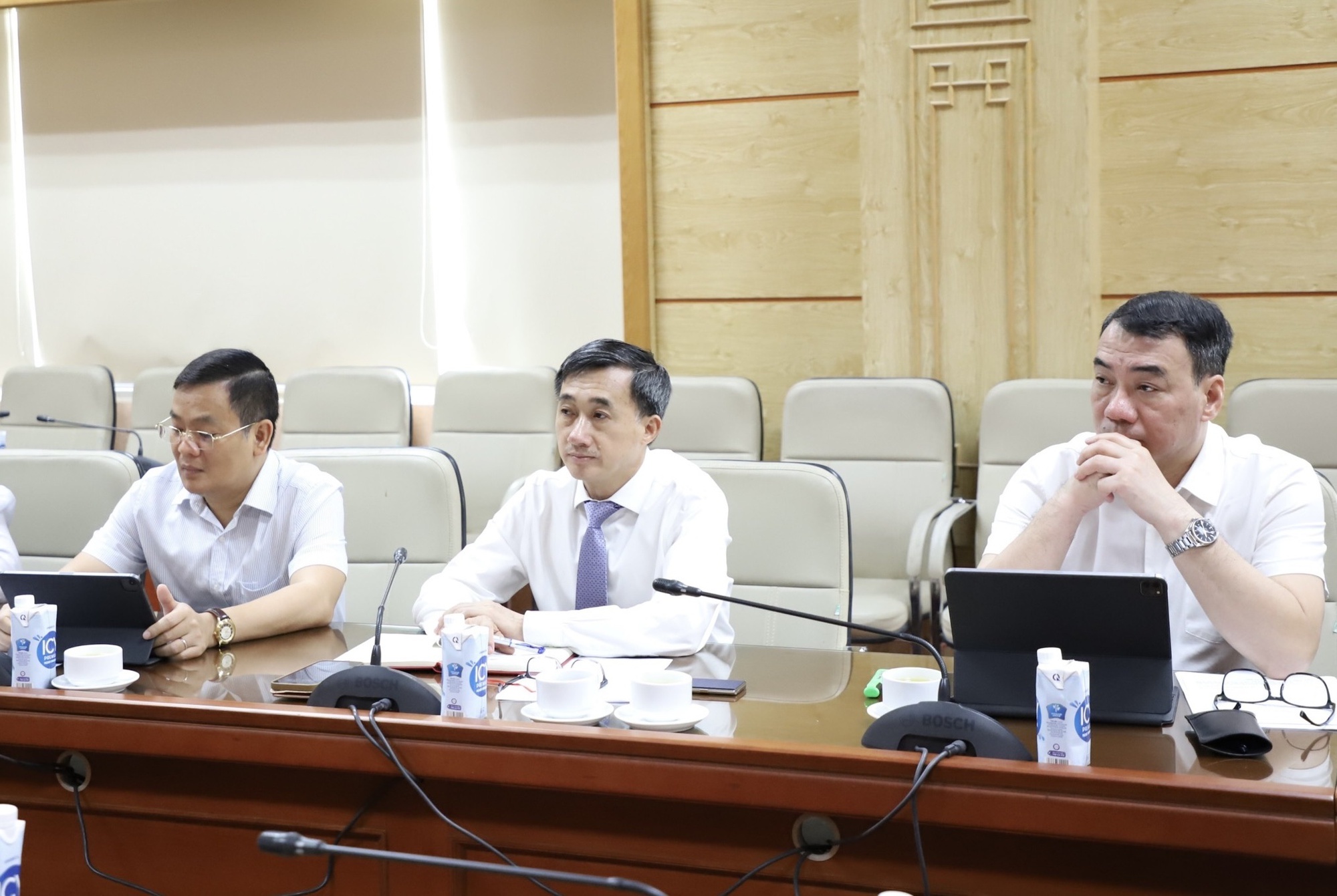 Thứ trưởng Bộ Y tế Trần Văn Thuấn tiếp Giám đốc Chương trình chăm sóc giảm nhẹ toàn cầu - Ảnh 2.