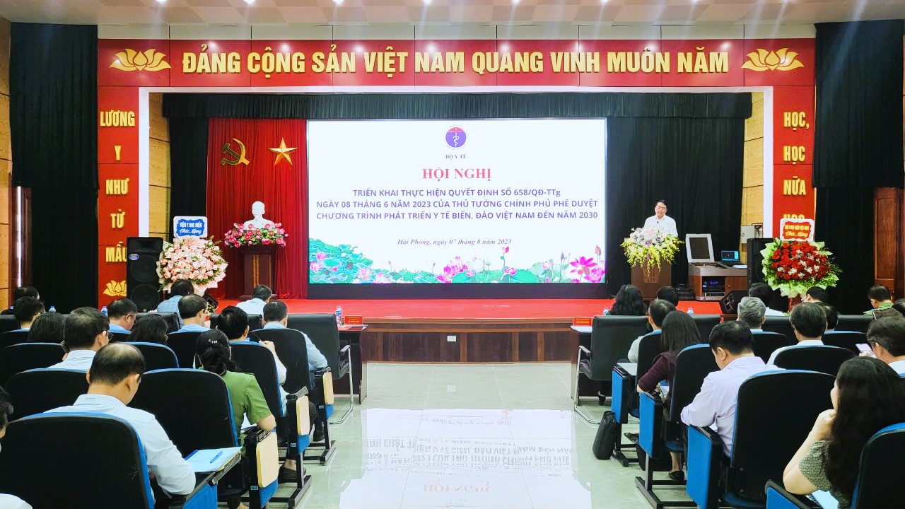 Triển khai thực hiện chương trình phát triển y tế biển, đảo Việt Nam: Phải rõ đường đi nước bước ngay từ đầu - Ảnh 2.