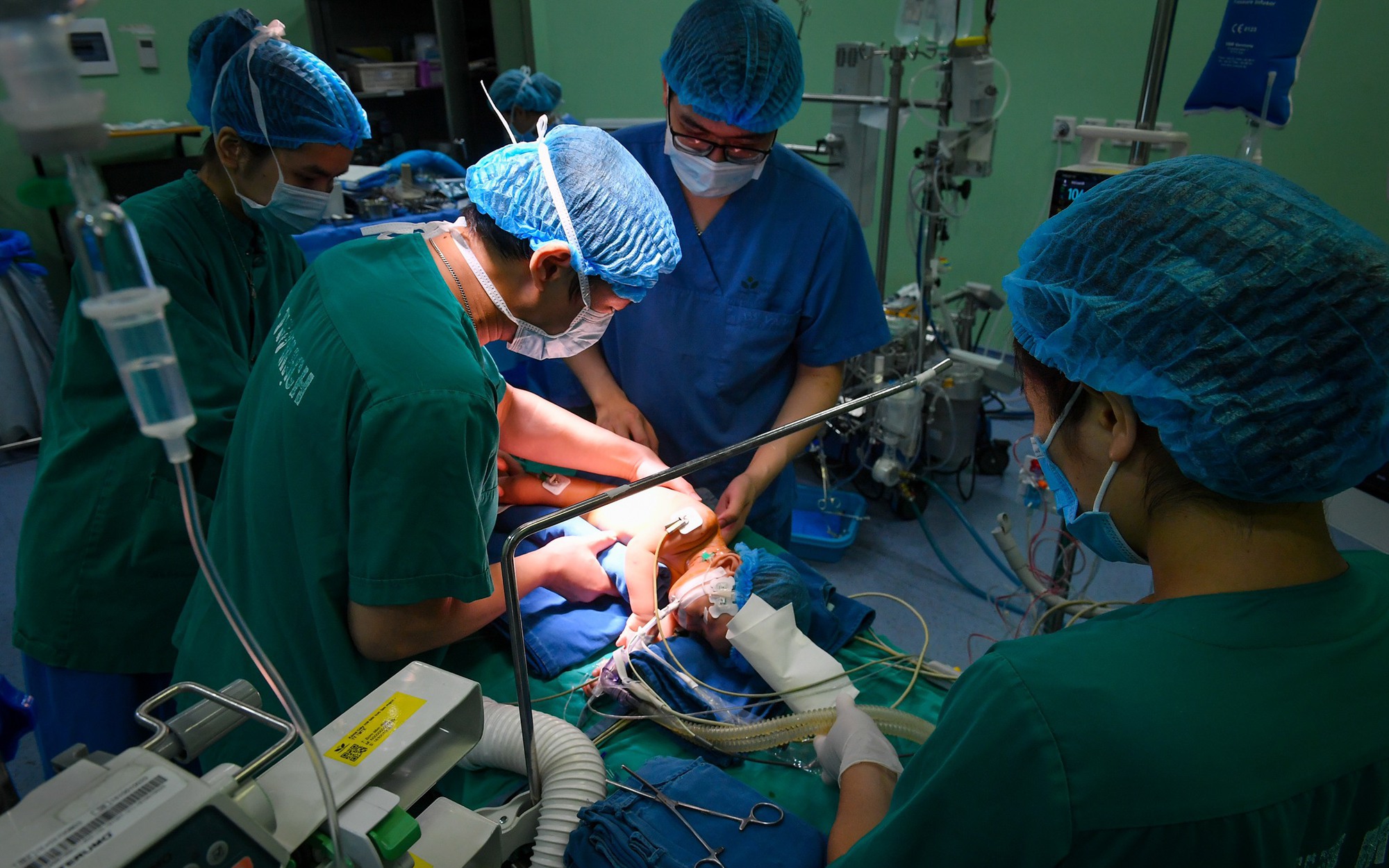 Thầy thuốc Nhi Trung ương hồi sinh những trái tim "lỗi nhịp" của trẻ bằng kỹ thuật mới trong phẫu thuật