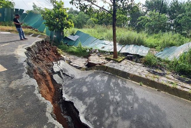 Đắk Nông công bố tình huống khẩn cấp với ba công trình, khu vực sạt lở - Ảnh 3.