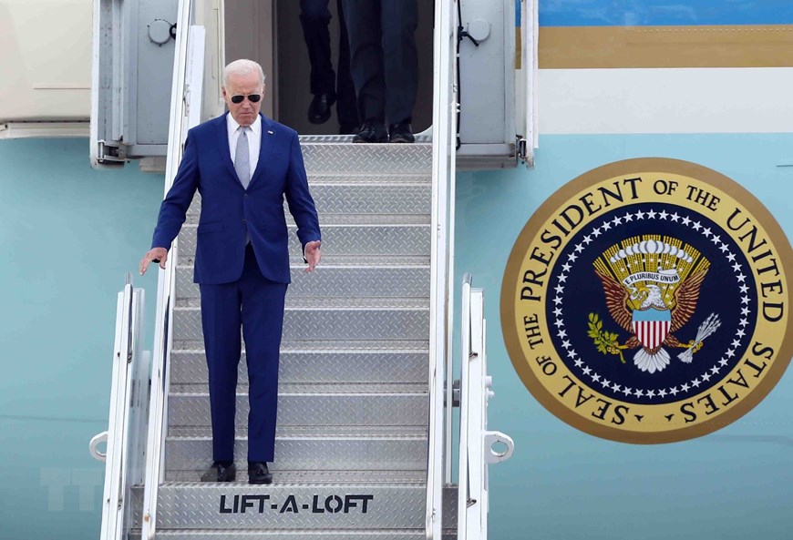 Những hình ảnh đầu tiên của Tổng thống Hoa Kỳ Joe Biden tại Việt Nam - Ảnh 3.