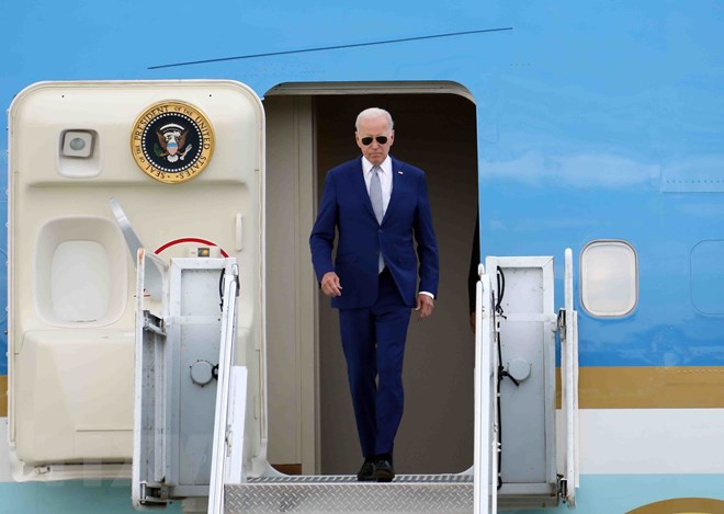 Tổng thống Hoa Kỳ Joe Biden tới Hà Nội, bắt đầu chuyến thăm Việt Nam - Ảnh 2.