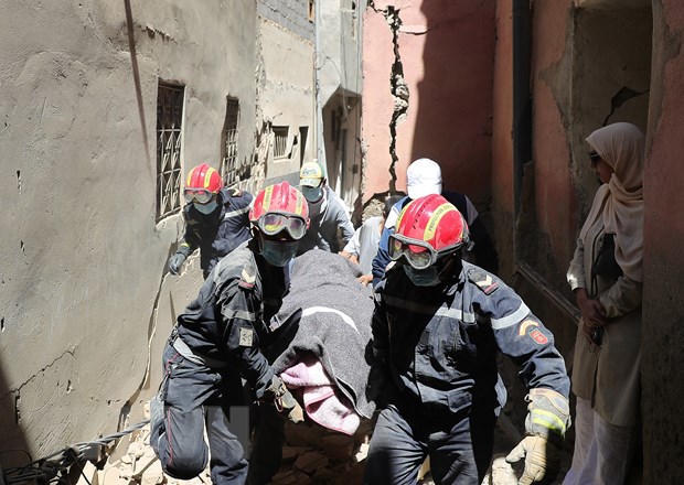Động đất Maroc: Cuộc chạy đua tìm người sống sót của lực lượng cứu hộ - Ảnh 1.